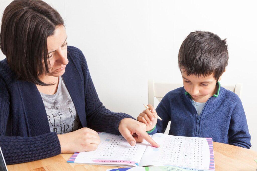 How to select a good home tutor in Pakistan